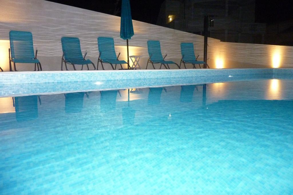 Apartments Villa Laguna With Pool Ražanj Quarto foto